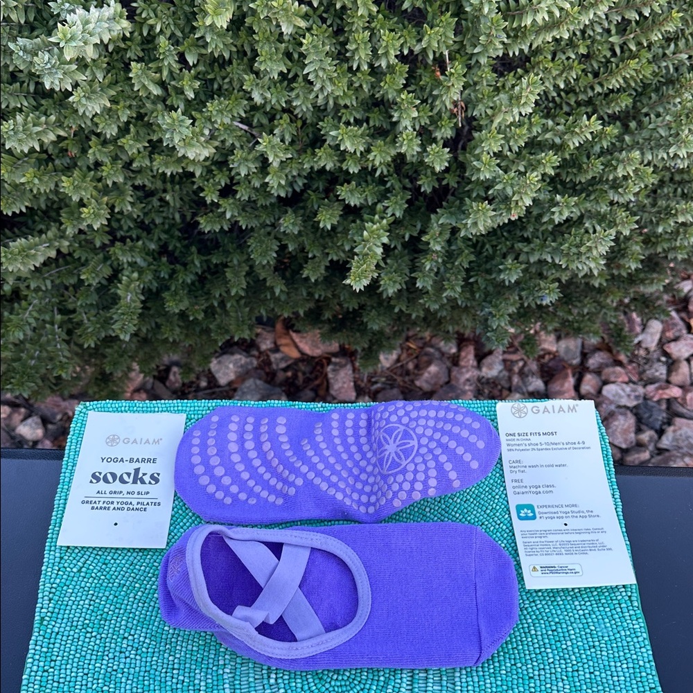 GAIAM Lavender Yoga Socks-brand new/never used-originally packed. - Picture 8 of 17